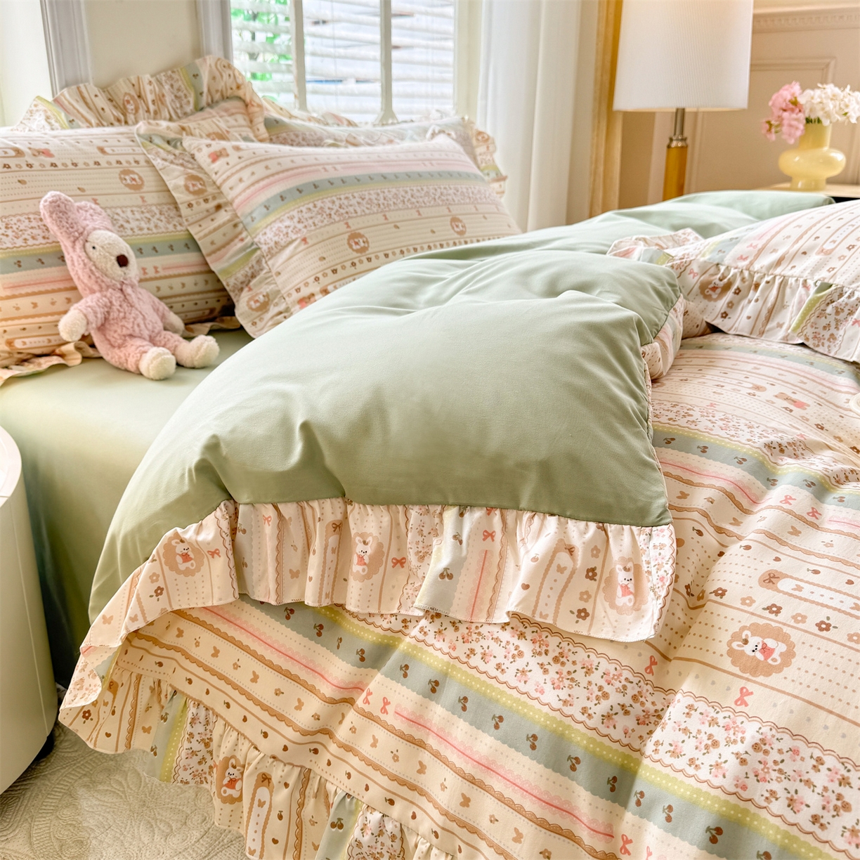 91家纺网 家纺一手货源 找家纺 经年 2026新款韩版花边水洗云朵棉四件套 泡芙小兔