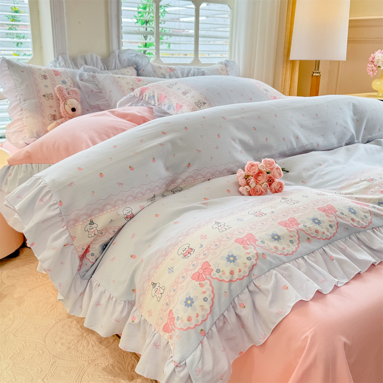 91家纺网 家纺一手货源 找家纺 经年 2026新款韩版花边水洗云朵棉四件套 布丁狗蓝