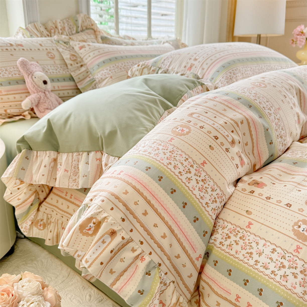 91家纺网 家纺一手货源 找家纺 经年 2026新款韩版花边水洗云朵棉四件套 泡芙小兔