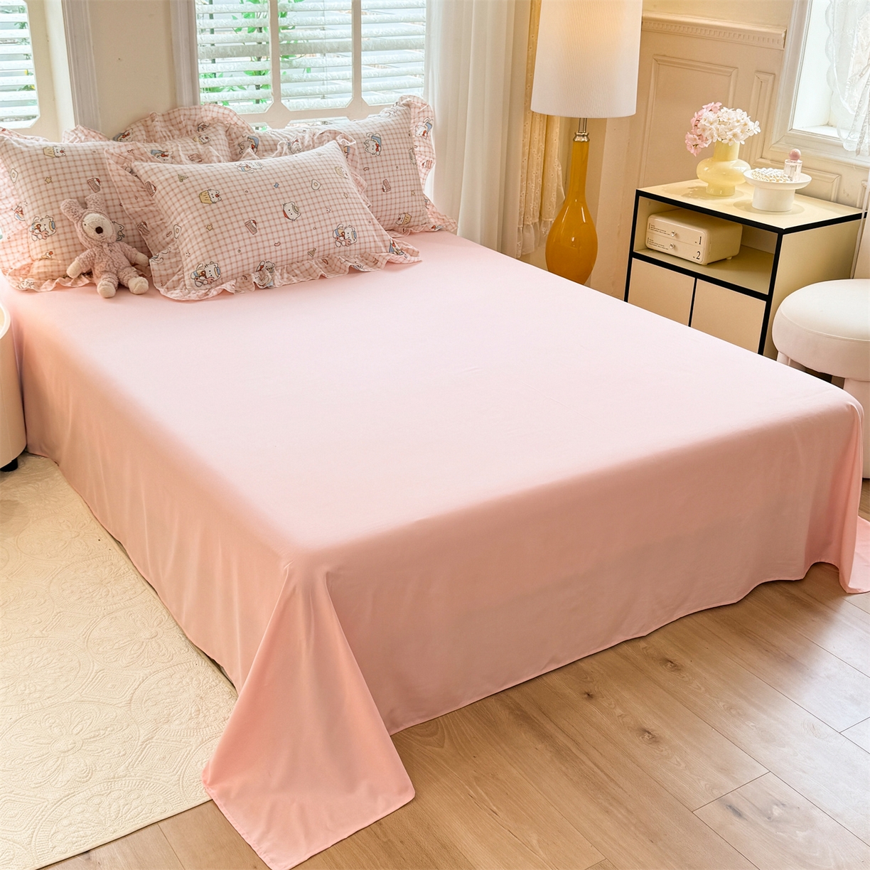 91家纺网 家纺一手货源 找家纺 经年 2026新款韩版花边水洗云朵棉四件套 粉格小猫