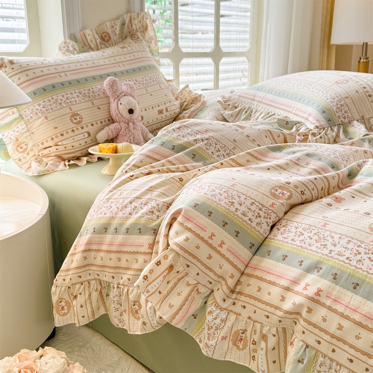 91家纺网 家纺一手货源 找家纺 经年 2026新款韩版花边水洗云朵棉四件套 泡芙小兔