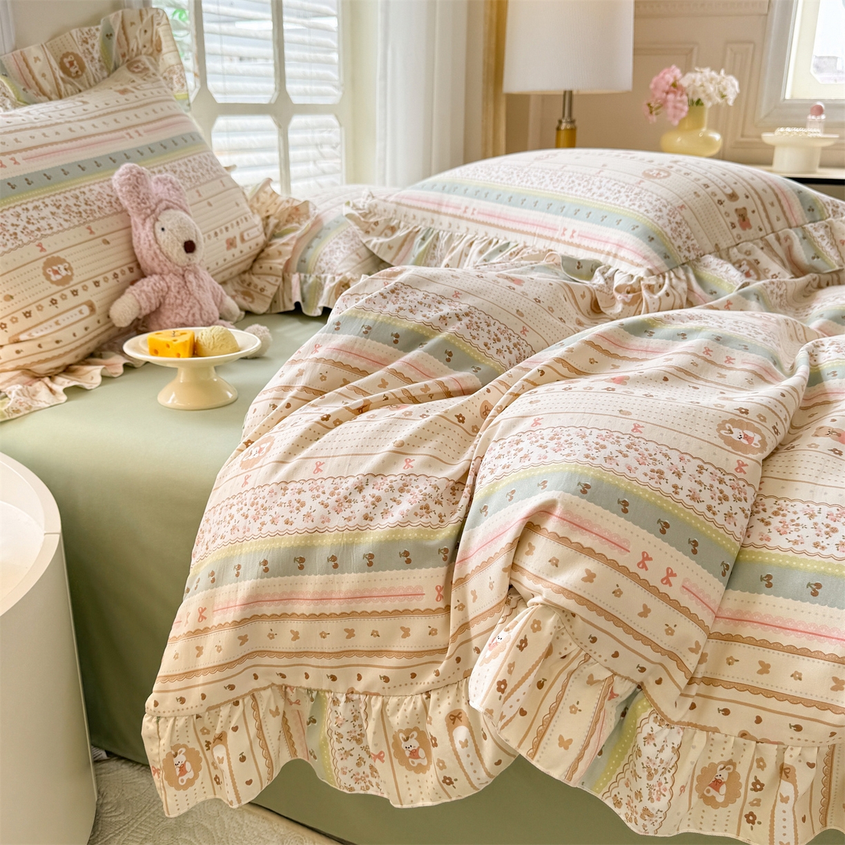 91家纺网 家纺一手货源 找家纺 经年 2026新款韩版花边水洗云朵棉四件套 泡芙小兔