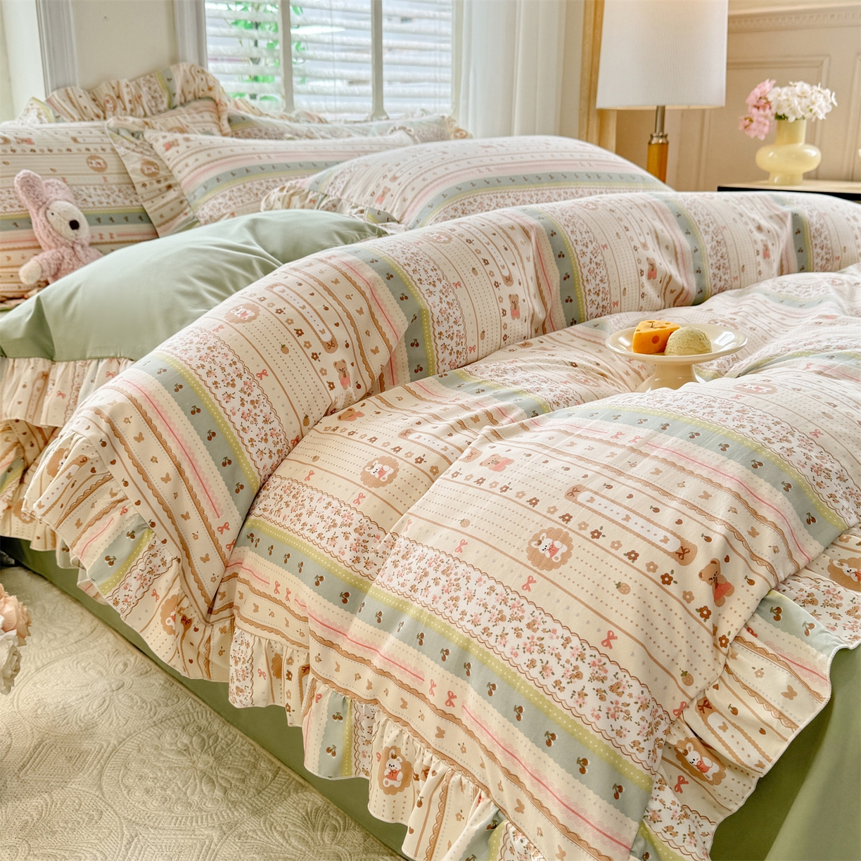 91家纺网 家纺一手货源 找家纺 经年 2026新款韩版花边水洗云朵棉四件套 泡芙小兔