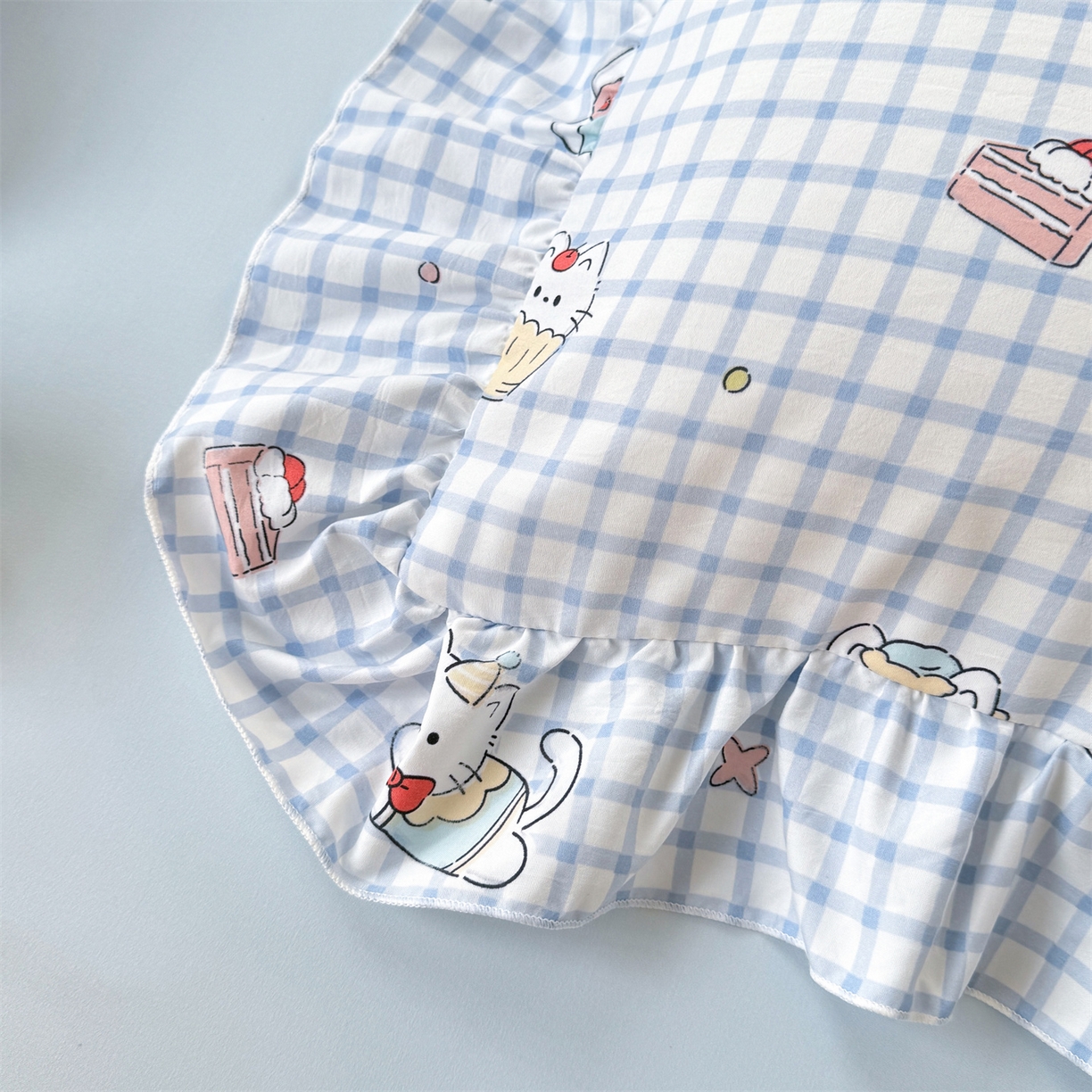 91家纺网 家纺一手货源 找家纺 经年 2026新款韩版花边水洗云朵棉四件套 蓝格小猫