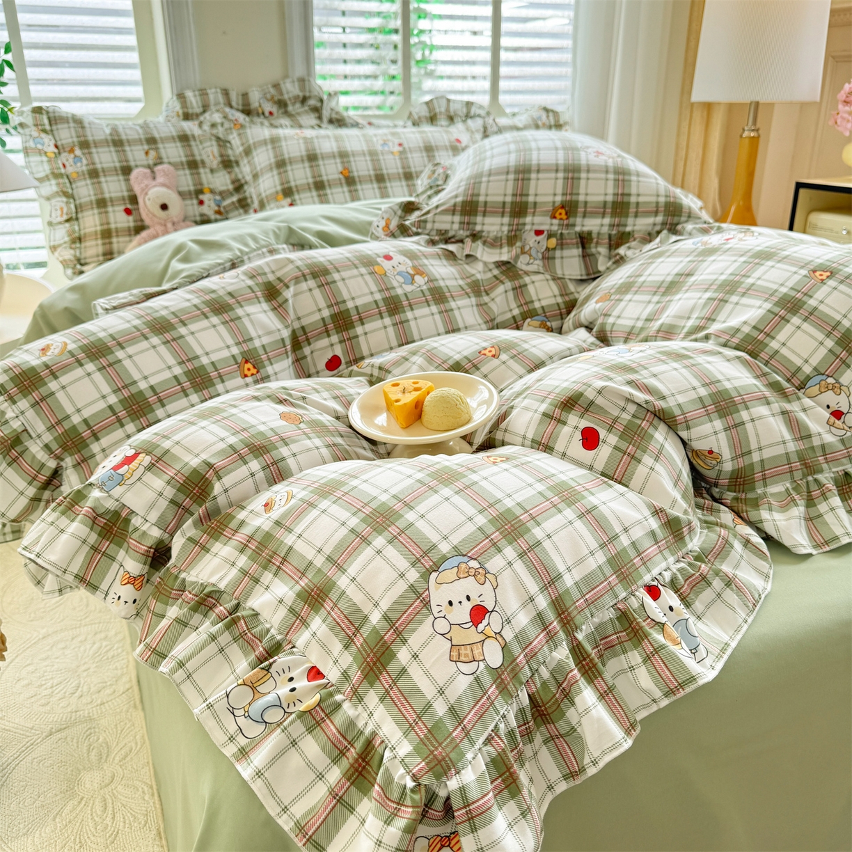 91家纺网 家纺一手货源 找家纺 经年 2026新款韩版花边水洗云朵棉四件套 复古K猫绿