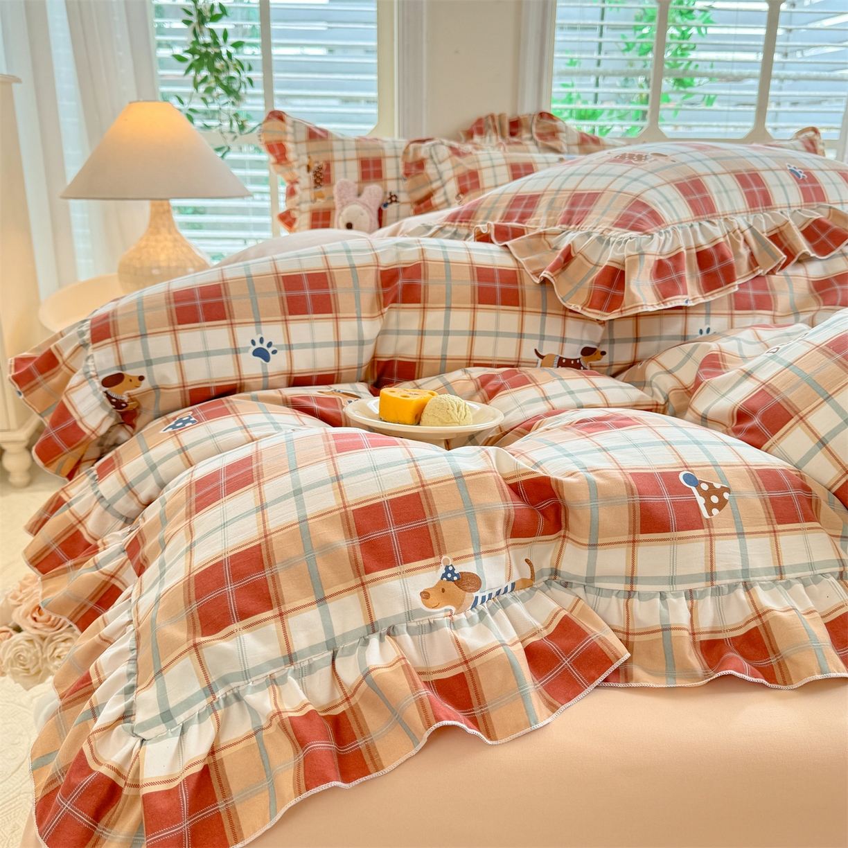 91家纺网 家纺一手货源 找家纺 经年 2026新款韩版花边水洗云朵棉四件套 苏兰咖格狗