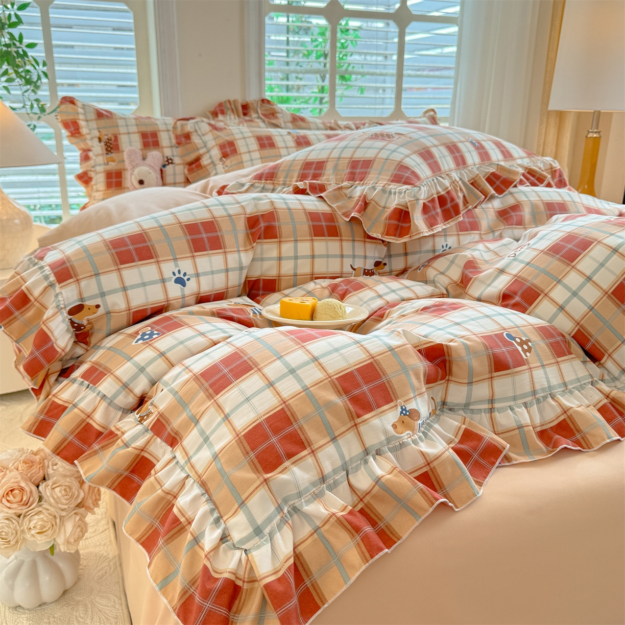 91家纺网 家纺一手货源 找家纺 经年 2026新款韩版花边水洗云朵棉四件套 苏兰咖格狗