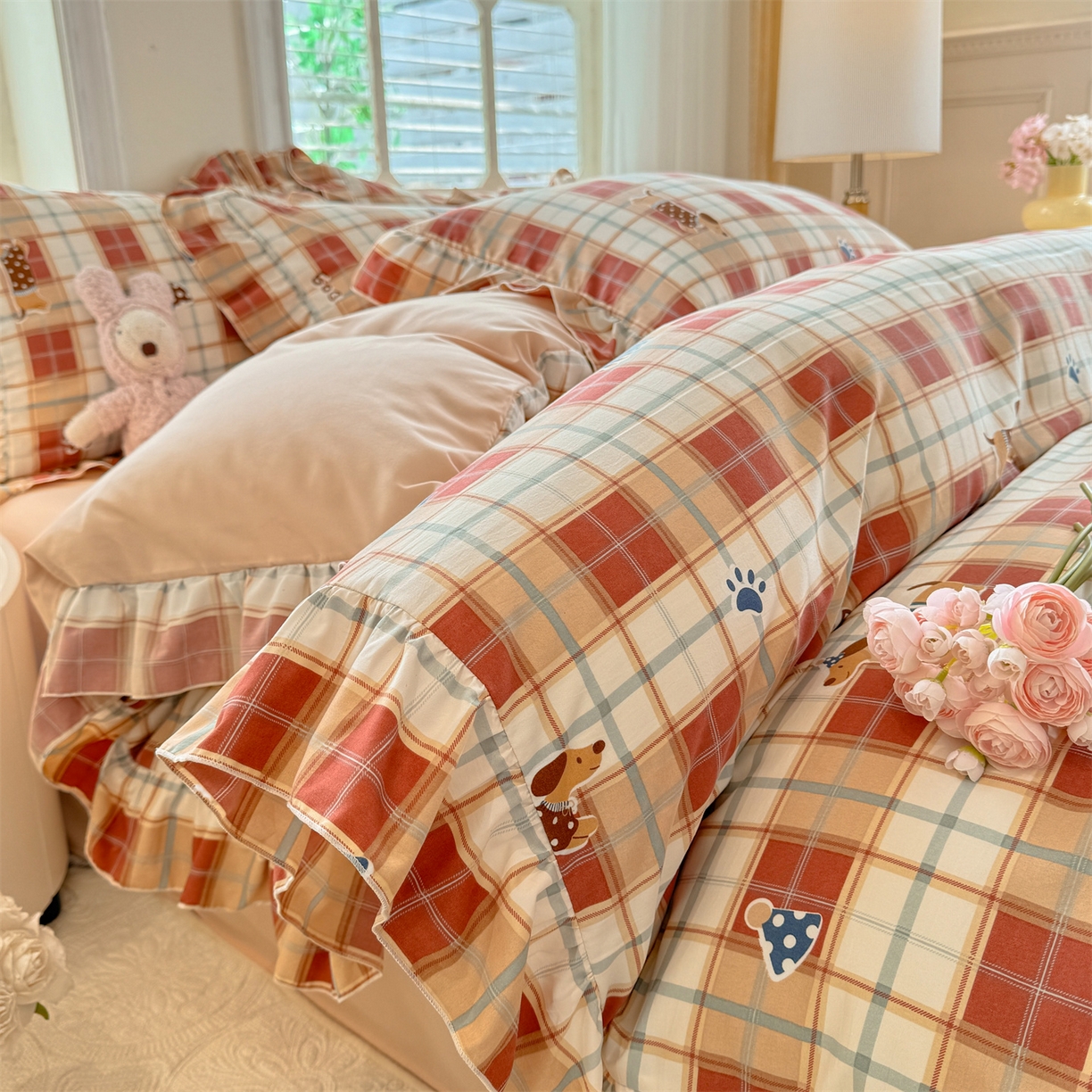 91家纺网 家纺一手货源 找家纺 经年 2026新款韩版花边水洗云朵棉四件套 苏兰咖格狗