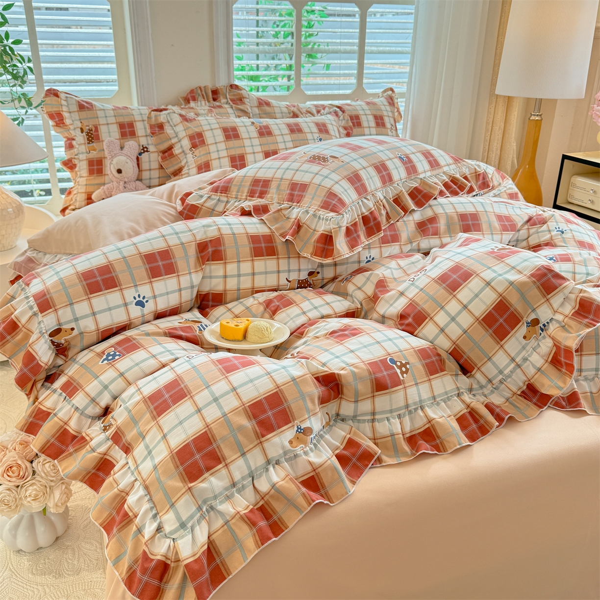 91家纺网 家纺一手货源 找家纺 经年 2026新款韩版花边水洗云朵棉四件套 苏兰咖格狗