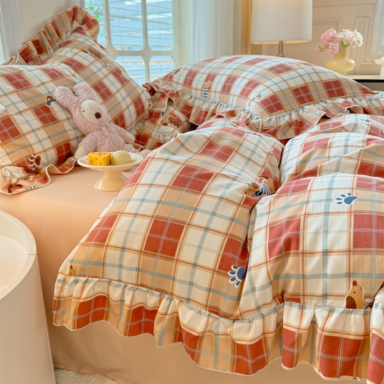 91家纺网 家纺一手货源 找家纺 经年 2026新款韩版花边水洗云朵棉四件套 苏兰咖格狗