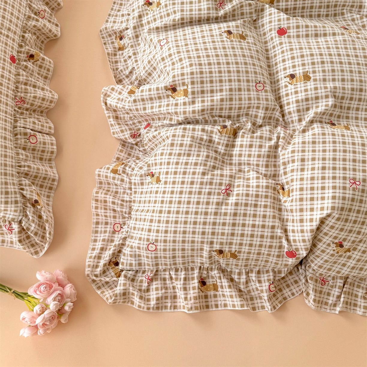 91家纺网 家纺一手货源 找家纺 经年 2026新款韩版花边水洗云朵棉四件套 美拉腊肠狗