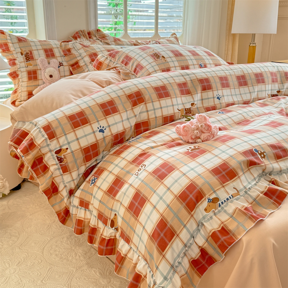 91家纺网 家纺一手货源 找家纺 经年 2026新款韩版花边水洗云朵棉四件套 苏兰咖格狗