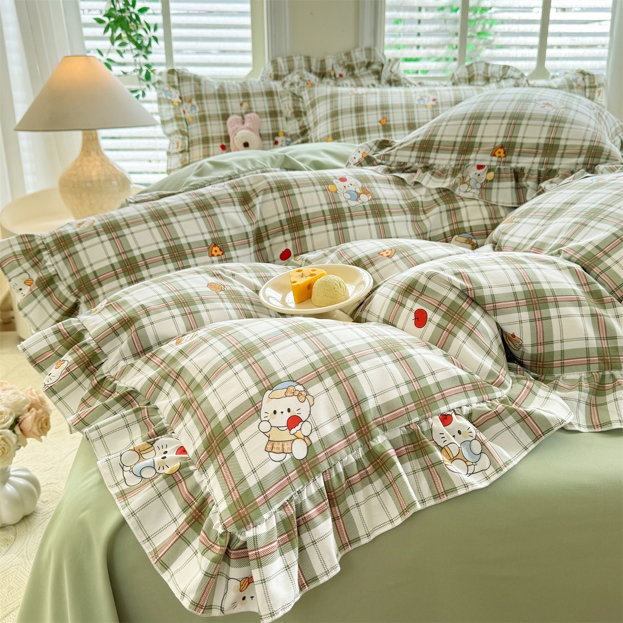 91家纺网 家纺一手货源 找家纺 经年 2026新款韩版花边水洗云朵棉四件套 复古K猫绿