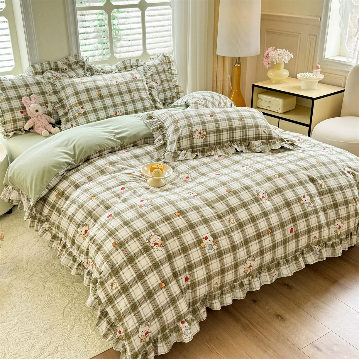 91家纺网 家纺一手货源 找家纺 经年 2026新款韩版花边水洗云朵棉四件套 复古K猫绿