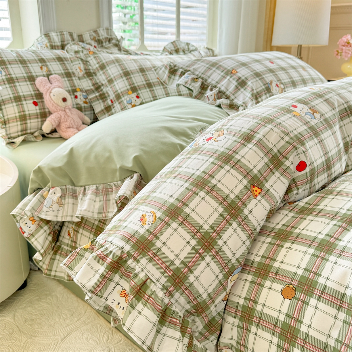 91家纺网 家纺一手货源 找家纺 经年 2026新款韩版花边水洗云朵棉四件套 复古K猫绿