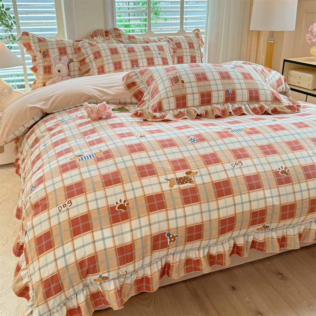 91家纺网 家纺一手货源 找家纺 经年 2026新款韩版花边水洗云朵棉四件套 苏兰咖格狗