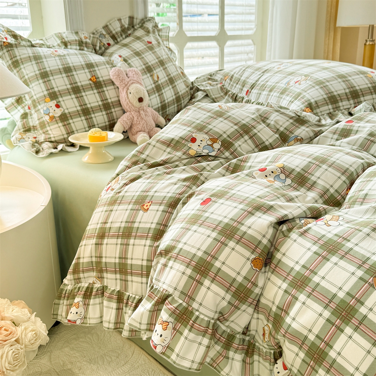 91家纺网 家纺一手货源 找家纺 经年 2026新款韩版花边水洗云朵棉四件套 复古K猫绿