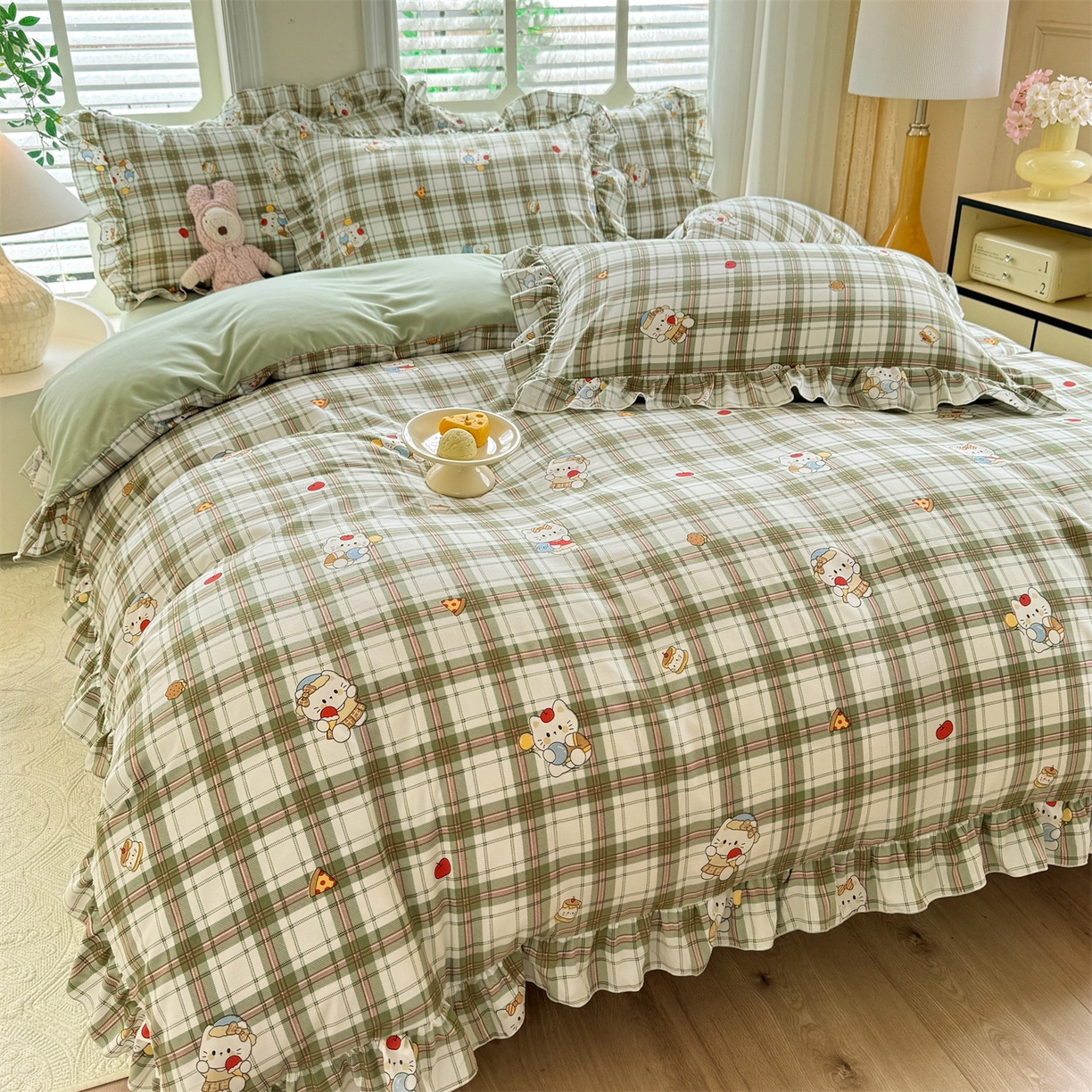 91家纺网 家纺一手货源 找家纺 经年 2026新款韩版花边水洗云朵棉四件套 复古K猫绿