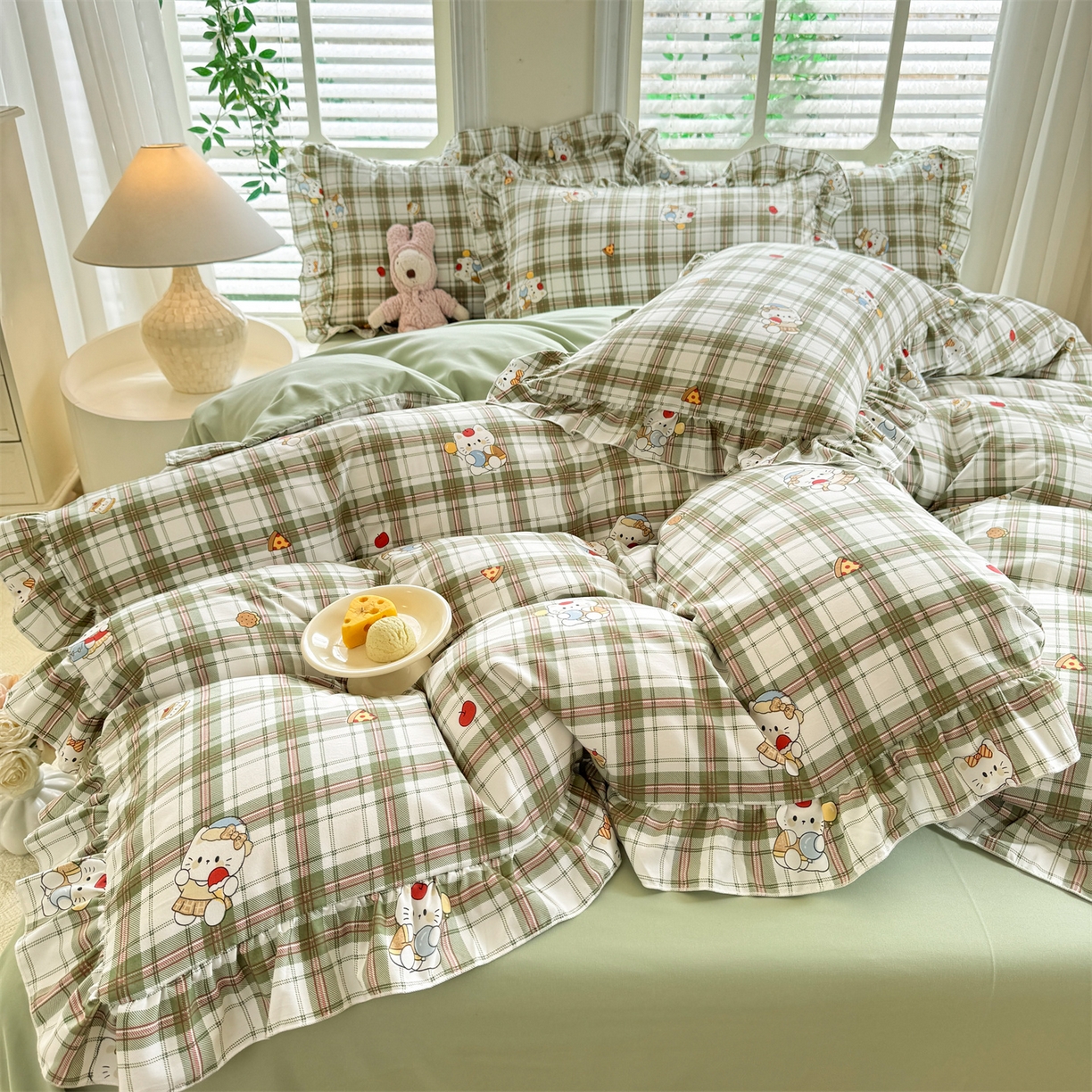 91家纺网 家纺一手货源 找家纺 经年 2026新款韩版花边水洗云朵棉四件套 复古K猫绿