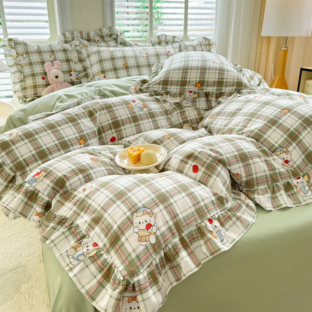 91家纺网 家纺一手货源 找家纺 经年 2026新款韩版花边水洗云朵棉四件套 复古K猫绿