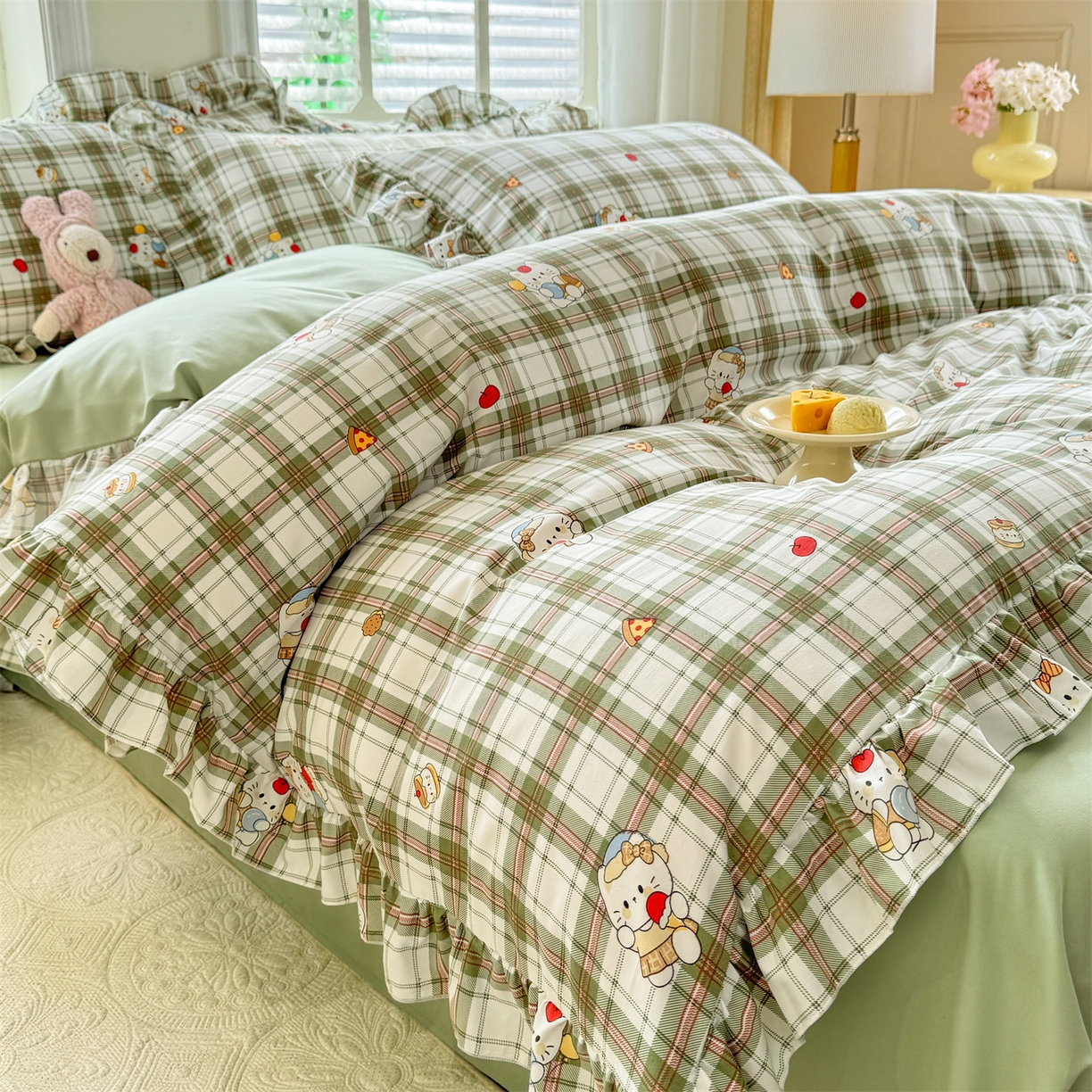 91家纺网 家纺一手货源 找家纺 经年 2026新款韩版花边水洗云朵棉四件套 复古K猫绿