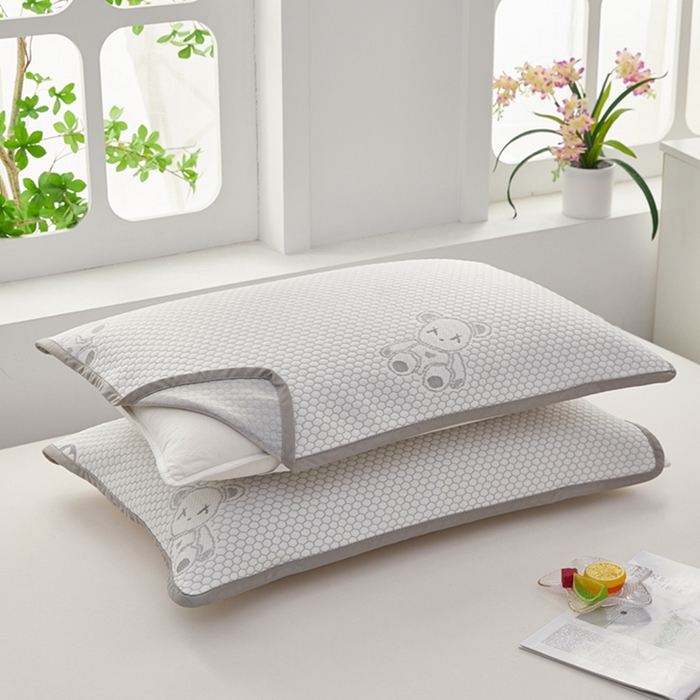 91家纺网 家纺一手货源 找家纺 翎盈家纺 2026新款夏季卡通凉感冰豆豆枕巾可水洗枕头巾单枕巾枕巾单件 小熊灰