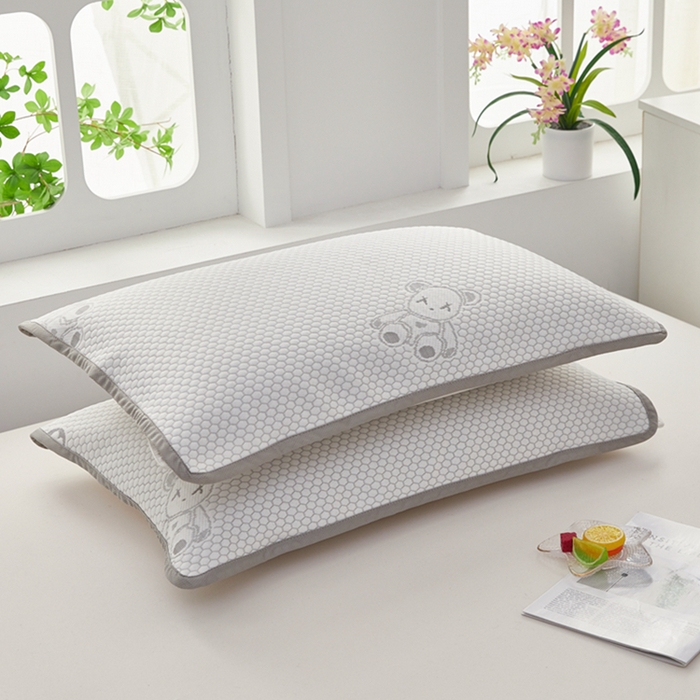 91家纺网 家纺一手货源 找家纺 翎盈家纺 2026新款夏季卡通凉感冰豆豆枕巾可水洗枕头巾单枕巾枕巾单件 小熊灰