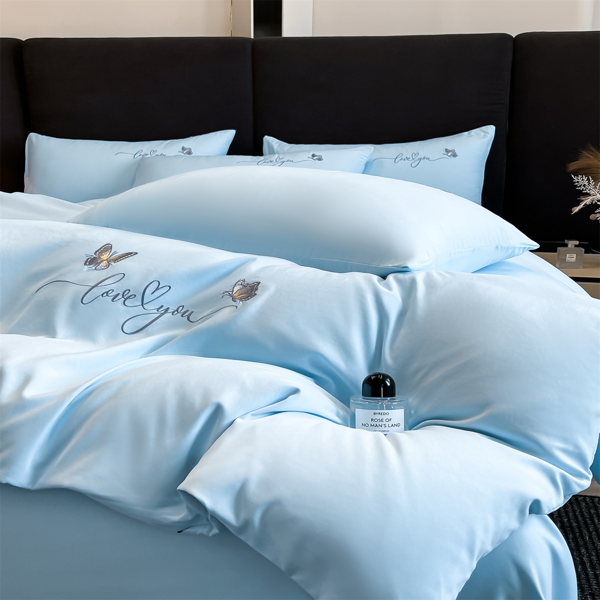 91家纺网 家纺一手货源 找家纺 经年 2026春夏新款亲肤棉加厚磨毛刺绣四件套-蝶舞 蝶舞-蓝