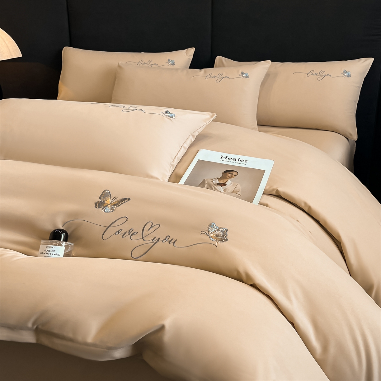 91家纺网 家纺一手货源 找家纺 经年 2026春夏新款亲肤棉加厚磨毛刺绣四件套-蝶舞 蝶舞-香槟