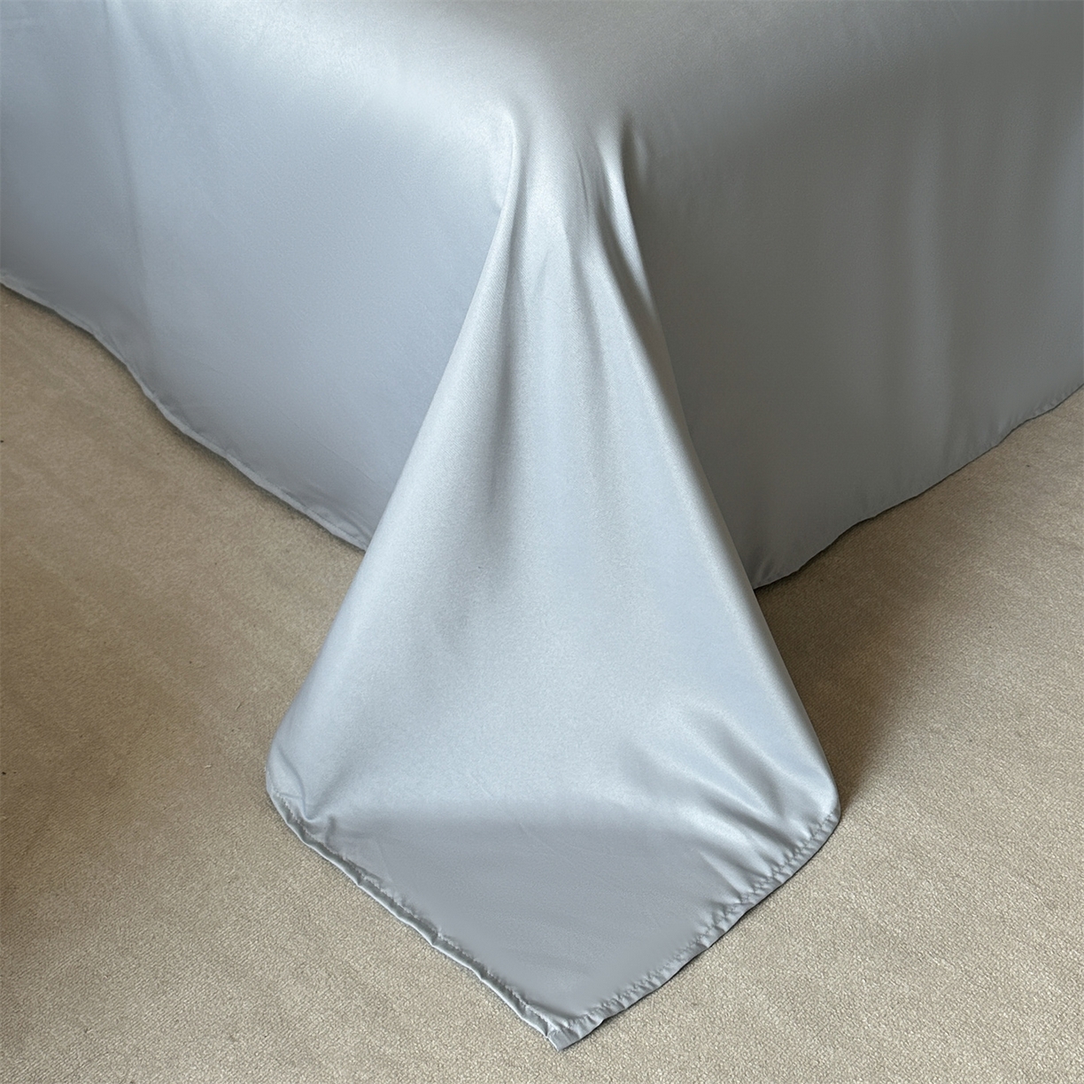 91家纺网 家纺一手货源 找家纺 经年 2026春夏新款亲肤棉加厚磨毛刺绣四件套-缪斯 缪斯-浅灰