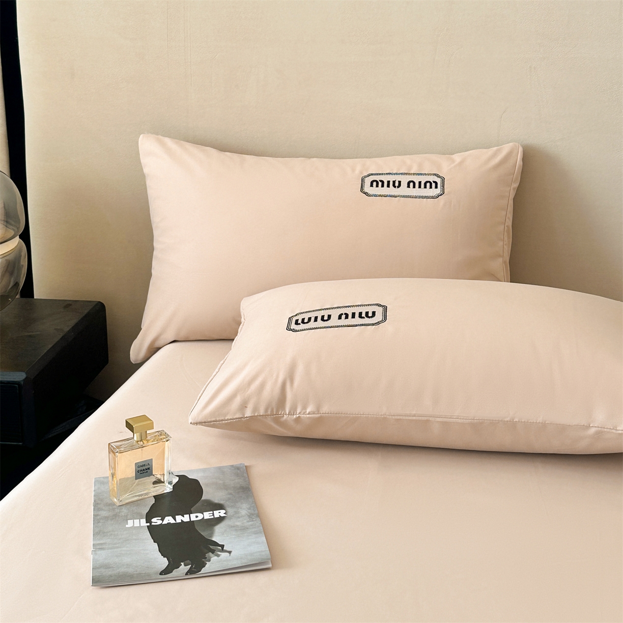 91家纺网 家纺一手货源 找家纺 经年 2026春夏新款亲肤棉加厚磨毛刺绣四件套-缪斯 缪斯-香槟