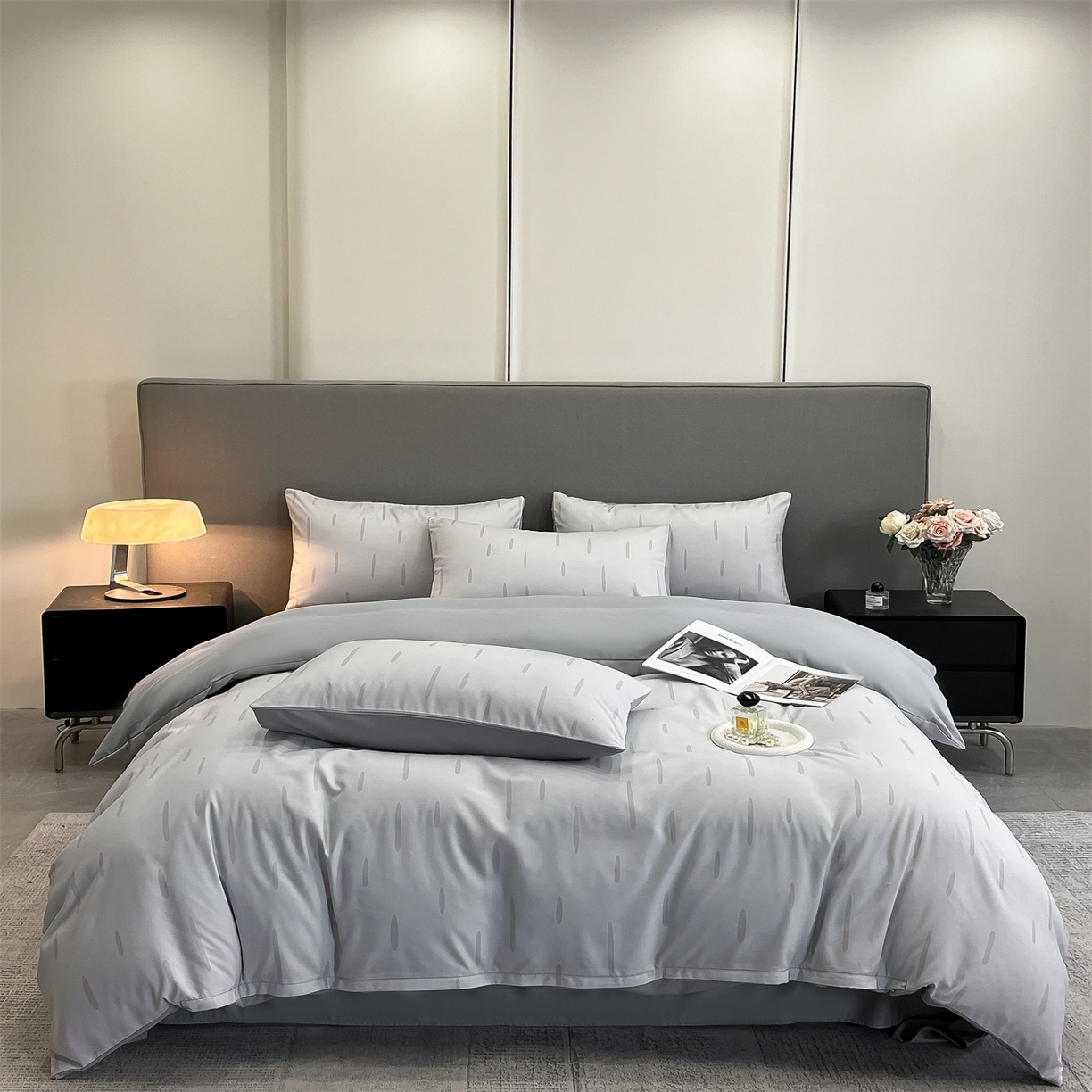 91家纺网 家纺一手货源 找家纺 经年 2026春夏新款亲肤棉加厚磨毛数码印花四件套-流星 流星-浅灰