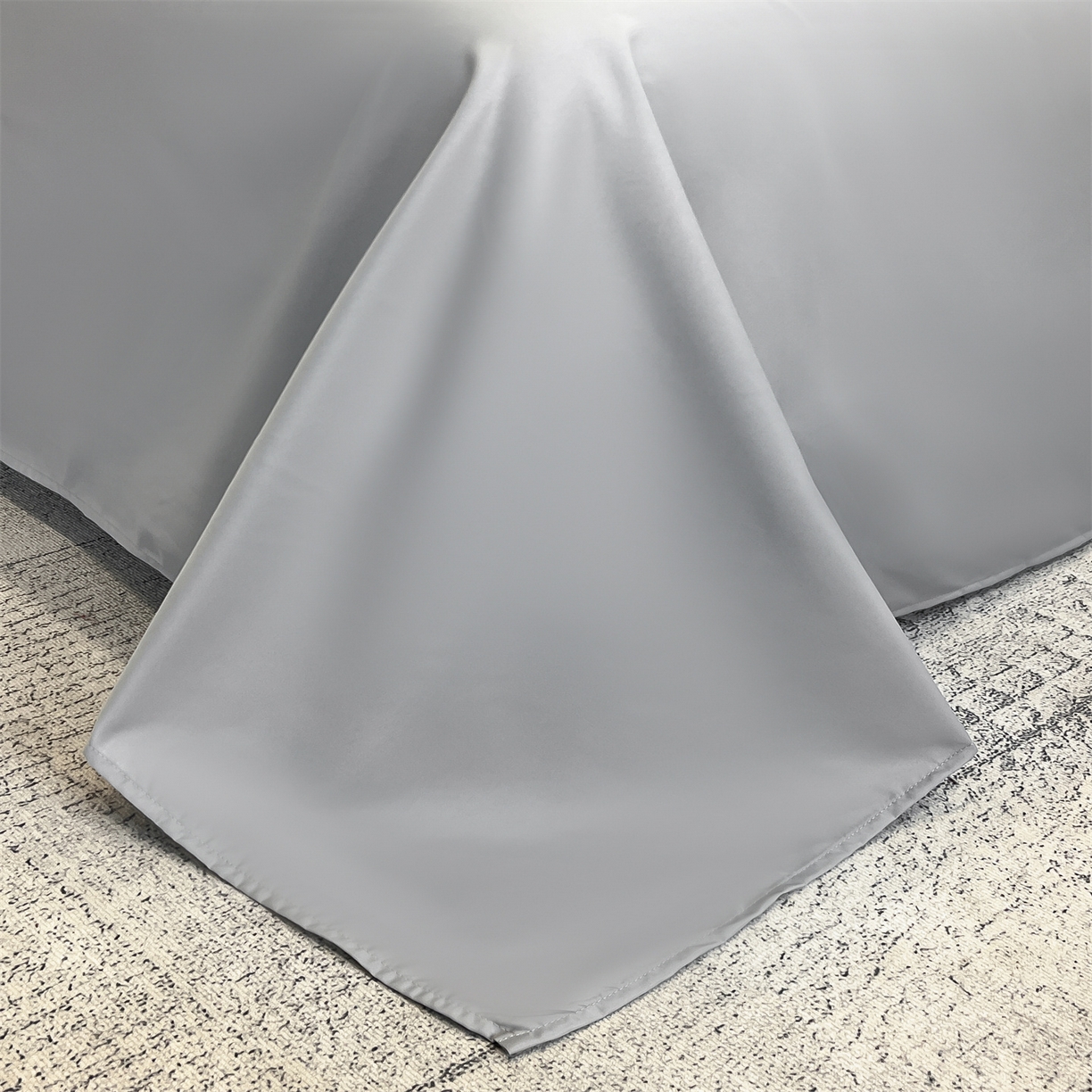 91家纺网 家纺一手货源 找家纺 经年 2026春夏新款亲肤棉加厚磨毛数码印花四件套-流星 流星-浅灰