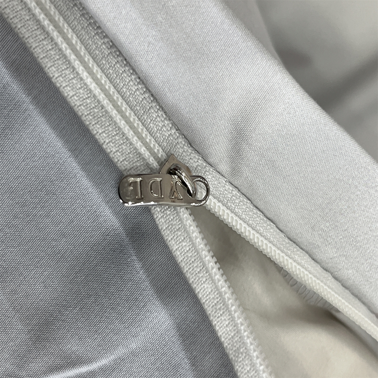 91家纺网 家纺一手货源 找家纺 经年 2026春夏新款亲肤棉加厚磨毛数码印花四件套-流星 流星-浅灰