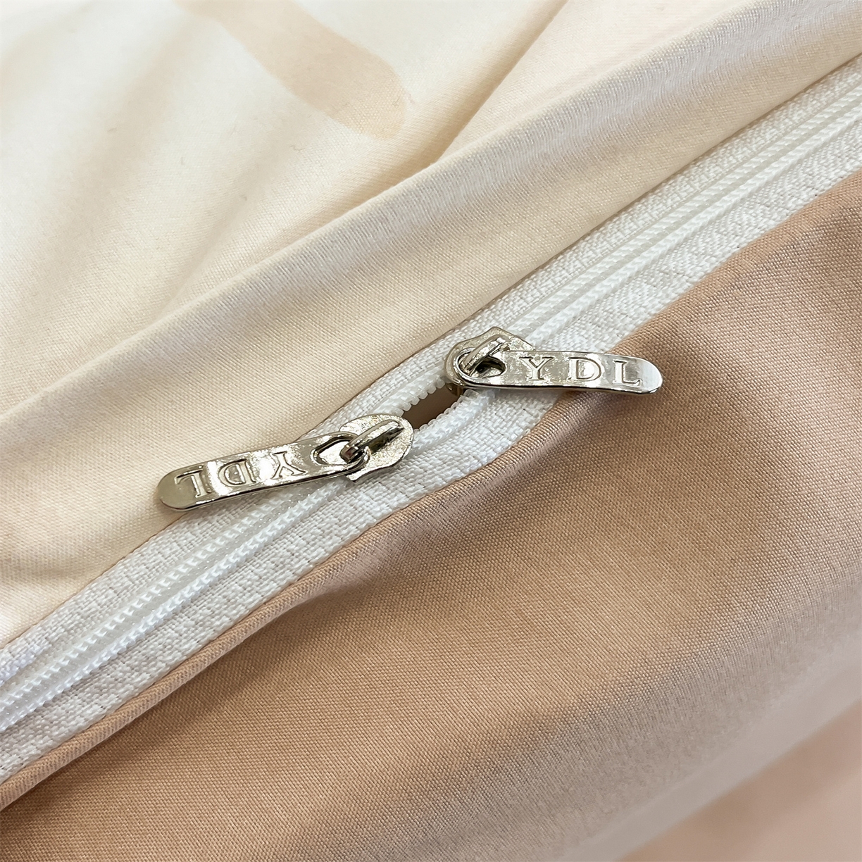 91家纺网 家纺一手货源 找家纺 经年 2026春夏新款亲肤棉加厚磨毛数码印花四件套-流星 流星-香槟