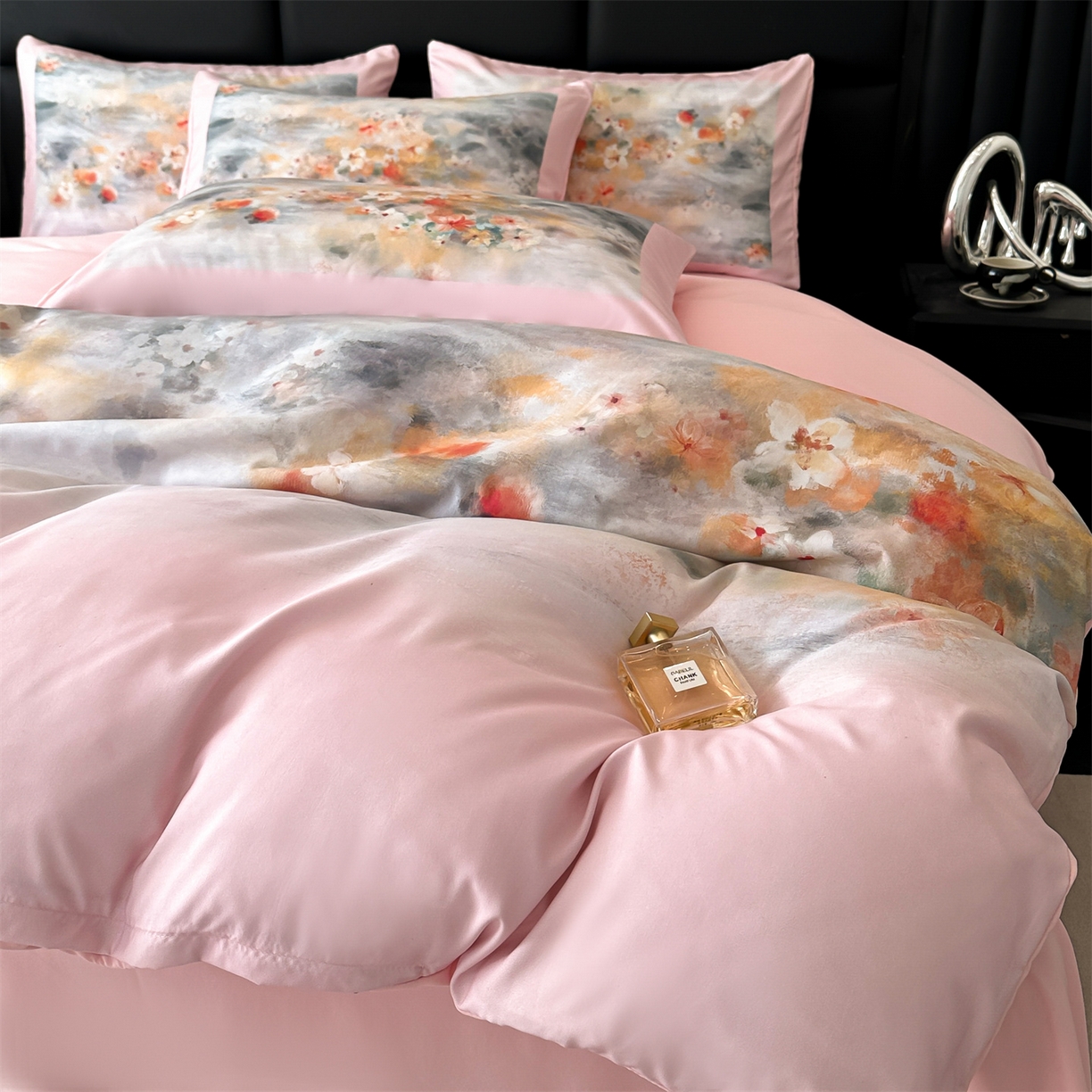 91家纺网 家纺一手货源 找家纺 经年 2026春夏新款亲肤棉加厚磨毛数码印花四件套-倾城 倾城-粉