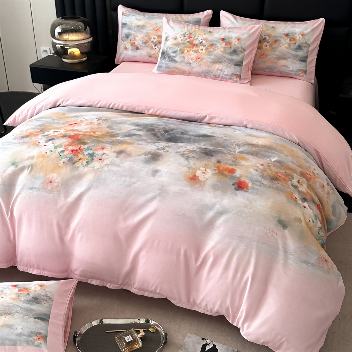 91家纺网 家纺一手货源 找家纺 经年 2026春夏新款亲肤棉加厚磨毛数码印花四件套-倾城 倾城-粉