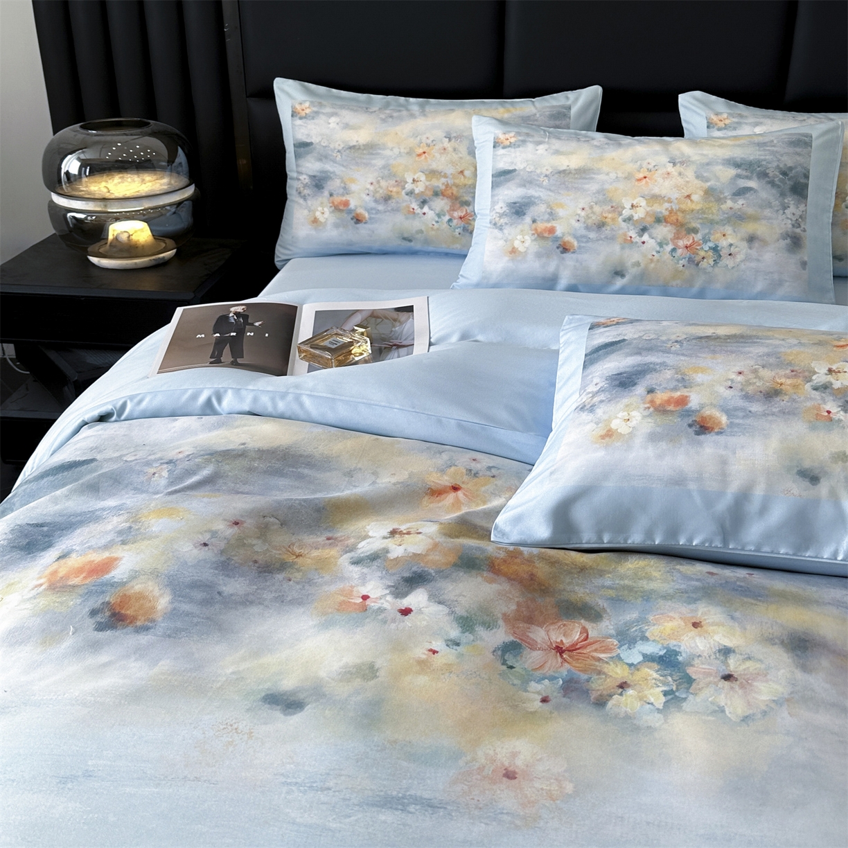 91家纺网 家纺一手货源 找家纺 经年 2026春夏新款亲肤棉加厚磨毛数码印花四件套-倾城 倾城-蓝色