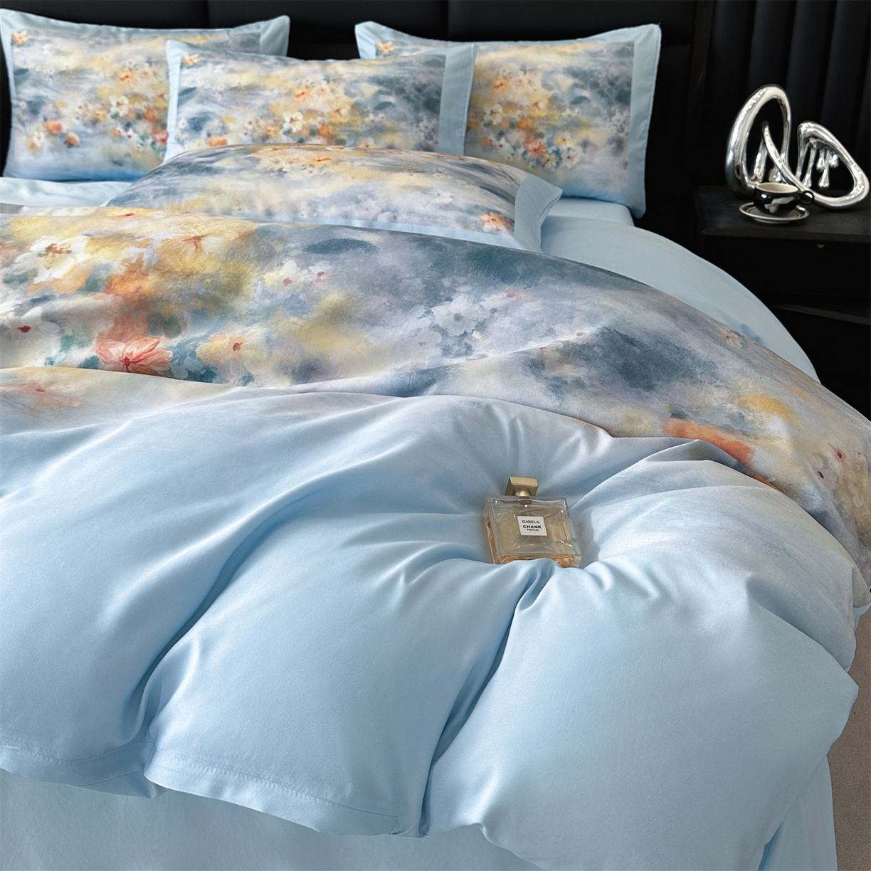 91家纺网 家纺一手货源 找家纺 经年 2026春夏新款亲肤棉加厚磨毛数码印花四件套-倾城 倾城-蓝色