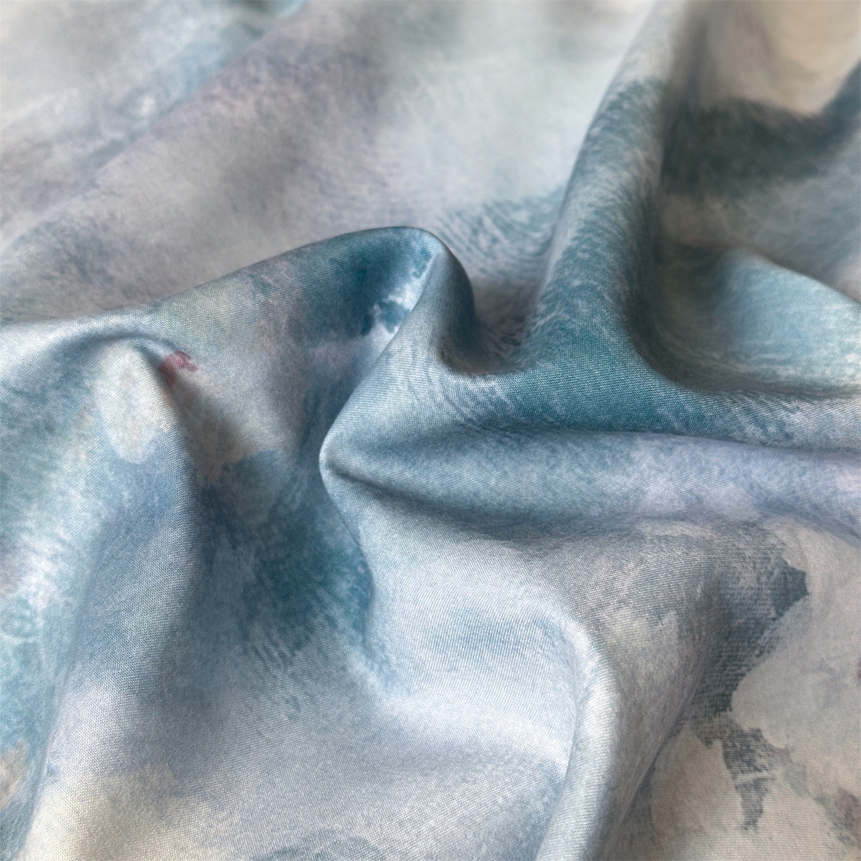 91家纺网 家纺一手货源 找家纺 经年 2026春夏新款亲肤棉加厚磨毛数码印花四件套-倾城 倾城-蓝色