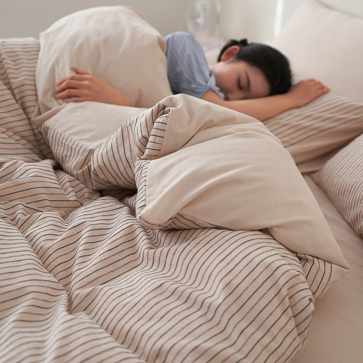 91家纺网 家纺一手货源 找家纺 如一 2026新款色织小提花条纹全棉纯棉水洗棉四件套 禾风-驼