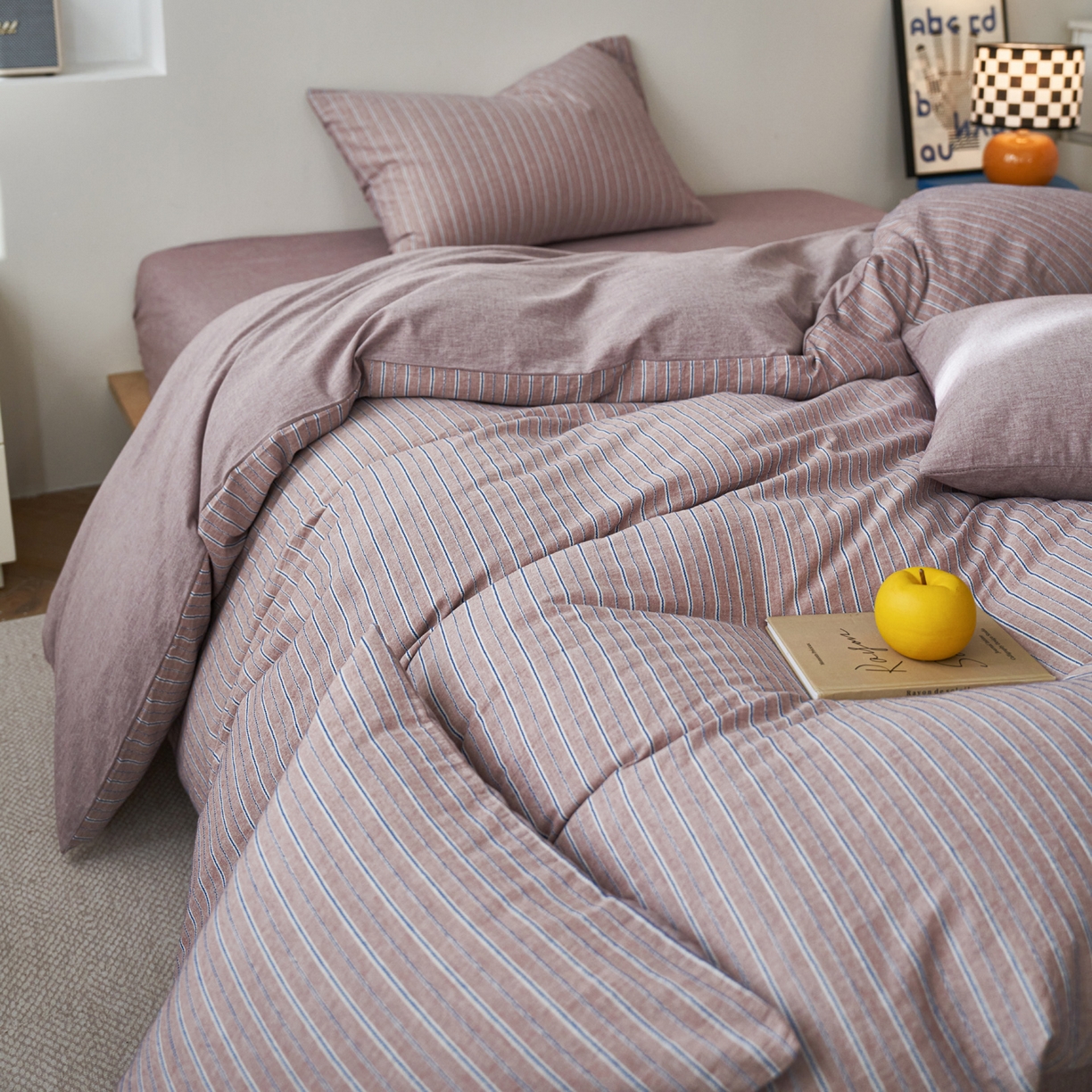 91家纺网 家纺一手货源 找家纺 如一 2026新款色织小提花条纹全棉纯棉水洗棉四件套 禾风-紫