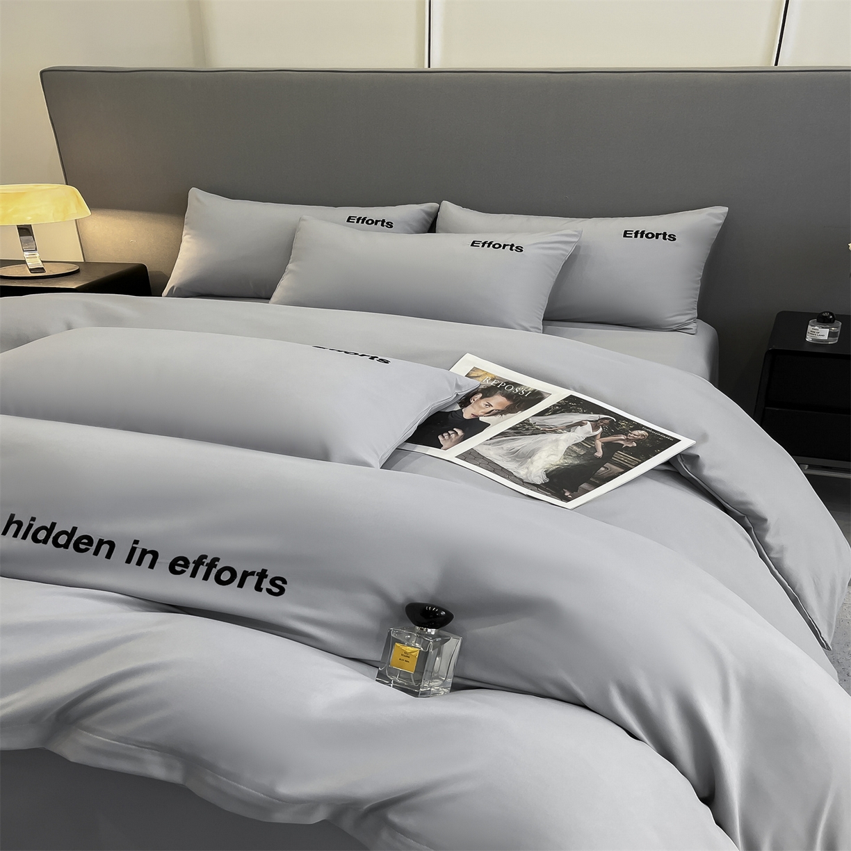 91家纺网 家纺一手货源 找家纺 经年 2026春夏新款亲肤棉加厚磨毛刺绣四件套-励志 励志-浅灰