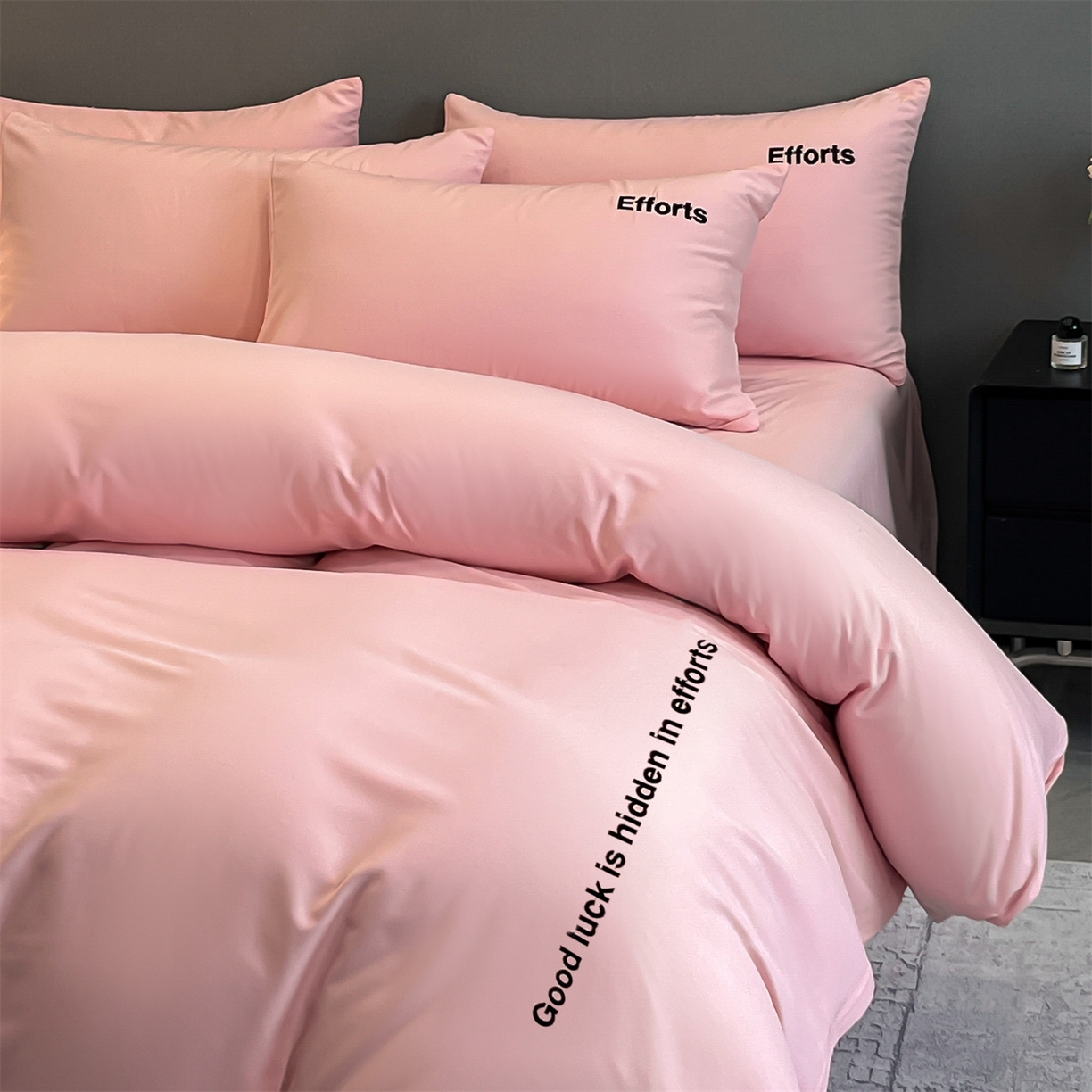 91家纺网 家纺一手货源 找家纺 经年 2026春夏新款亲肤棉加厚磨毛刺绣四件套-励志 励志-粉