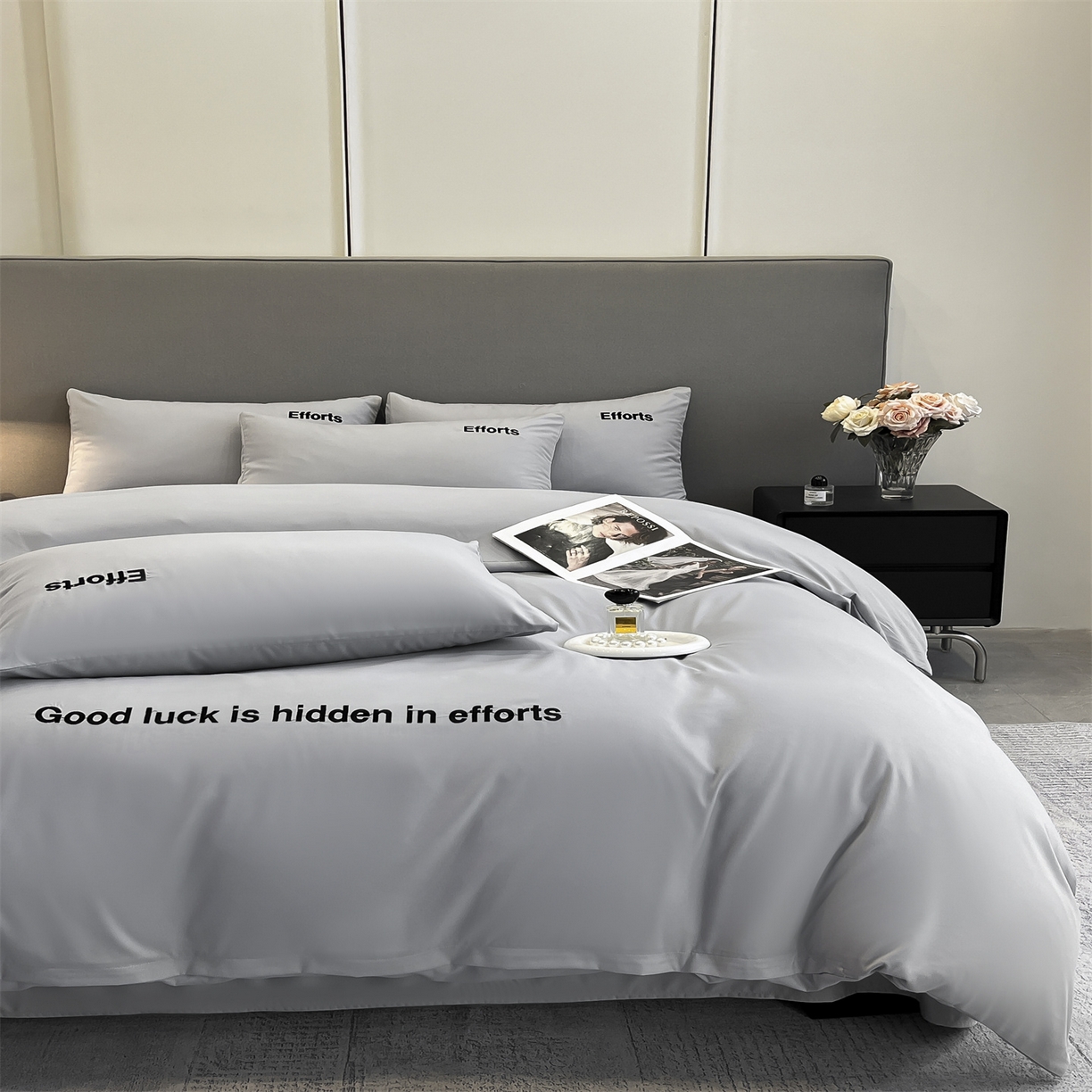 91家纺网 家纺一手货源 找家纺 经年 2026春夏新款亲肤棉加厚磨毛刺绣四件套-励志 励志-浅灰