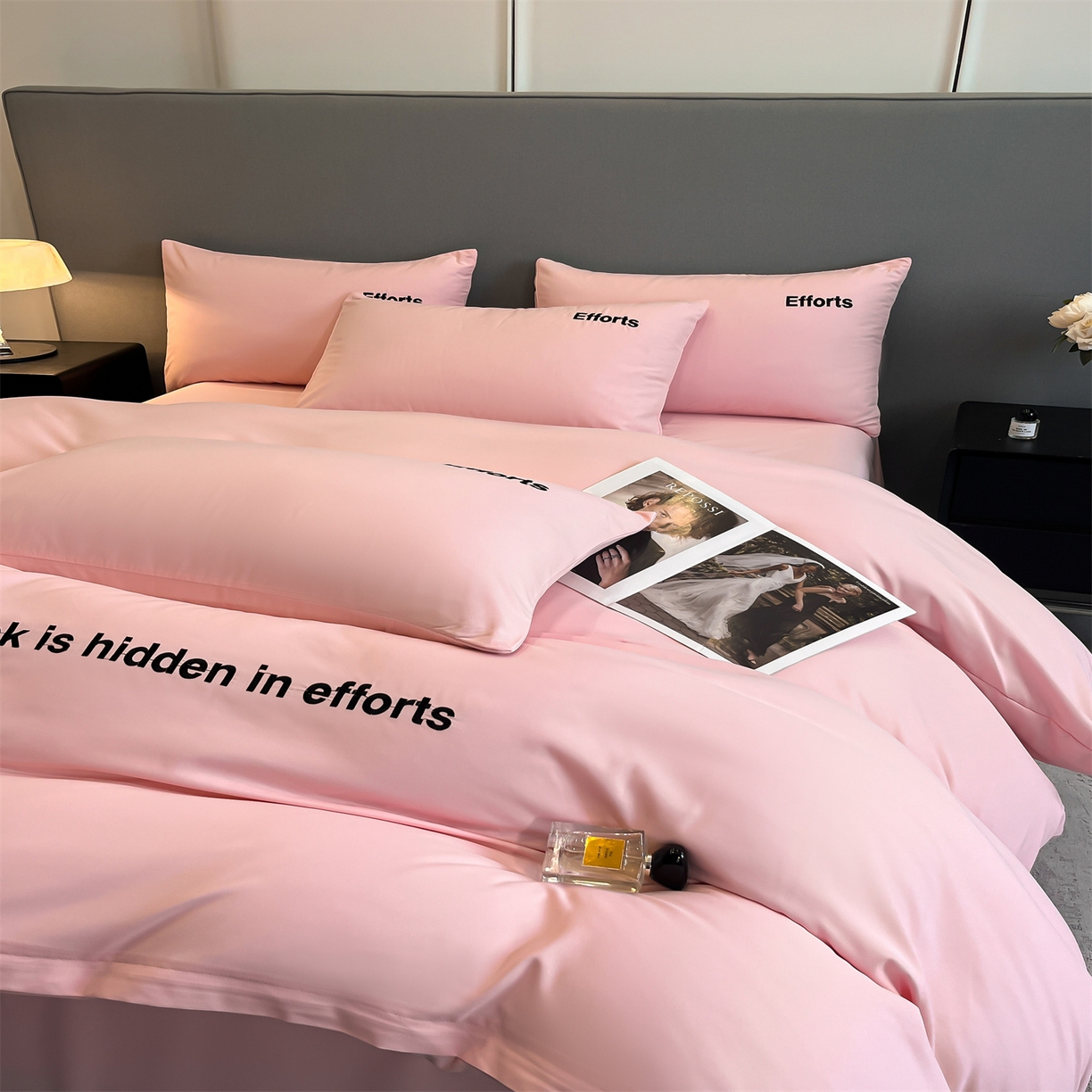 91家纺网 家纺一手货源 找家纺 经年 2026春夏新款亲肤棉加厚磨毛刺绣四件套-励志 励志-粉