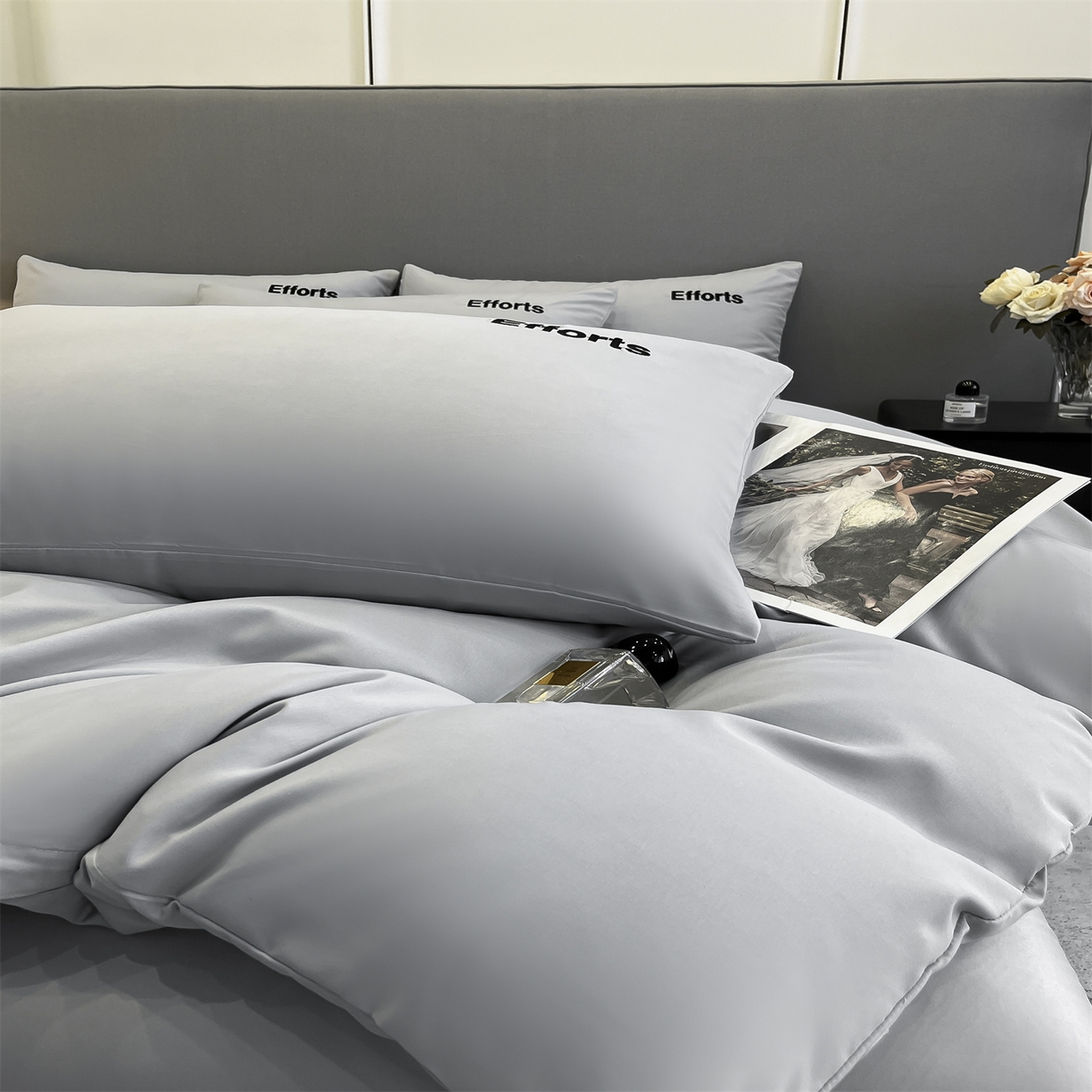 91家纺网 家纺一手货源 找家纺 经年 2026春夏新款亲肤棉加厚磨毛刺绣四件套-励志 励志-浅灰