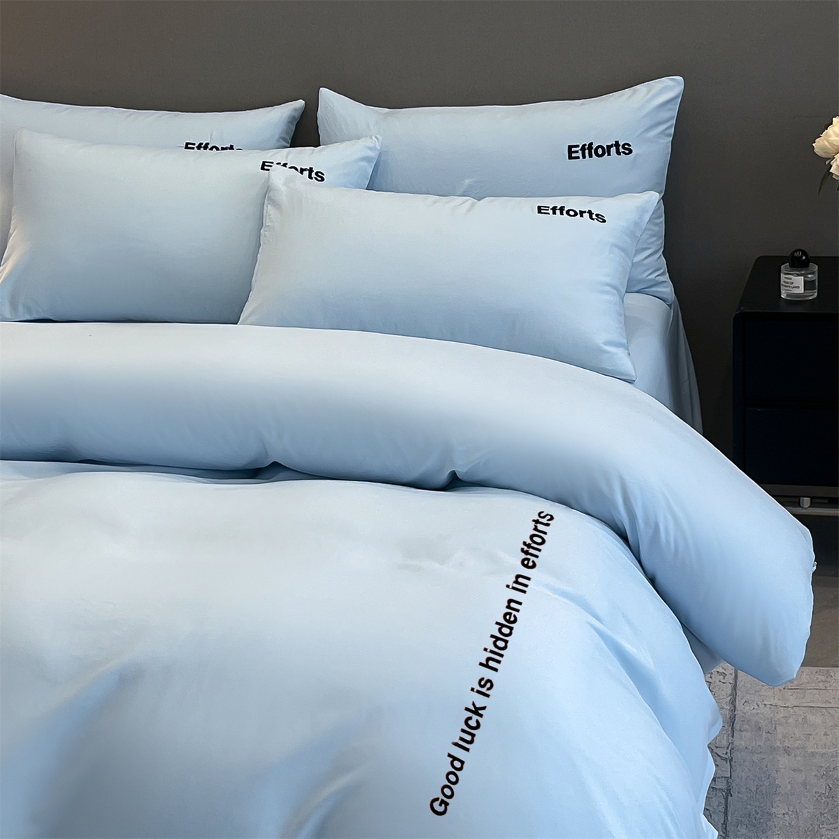 91家纺网 家纺一手货源 找家纺 经年 2026春夏新款亲肤棉加厚磨毛刺绣四件套-励志 励志-蓝