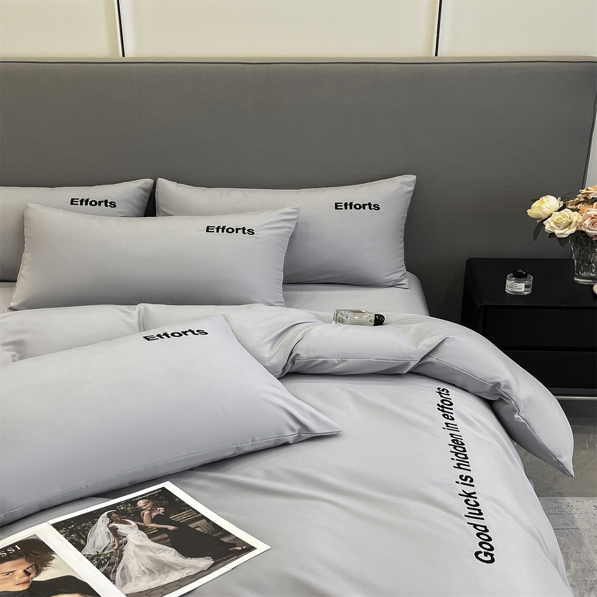 91家纺网 家纺一手货源 找家纺 经年 2026春夏新款亲肤棉加厚磨毛刺绣四件套-励志 励志-浅灰