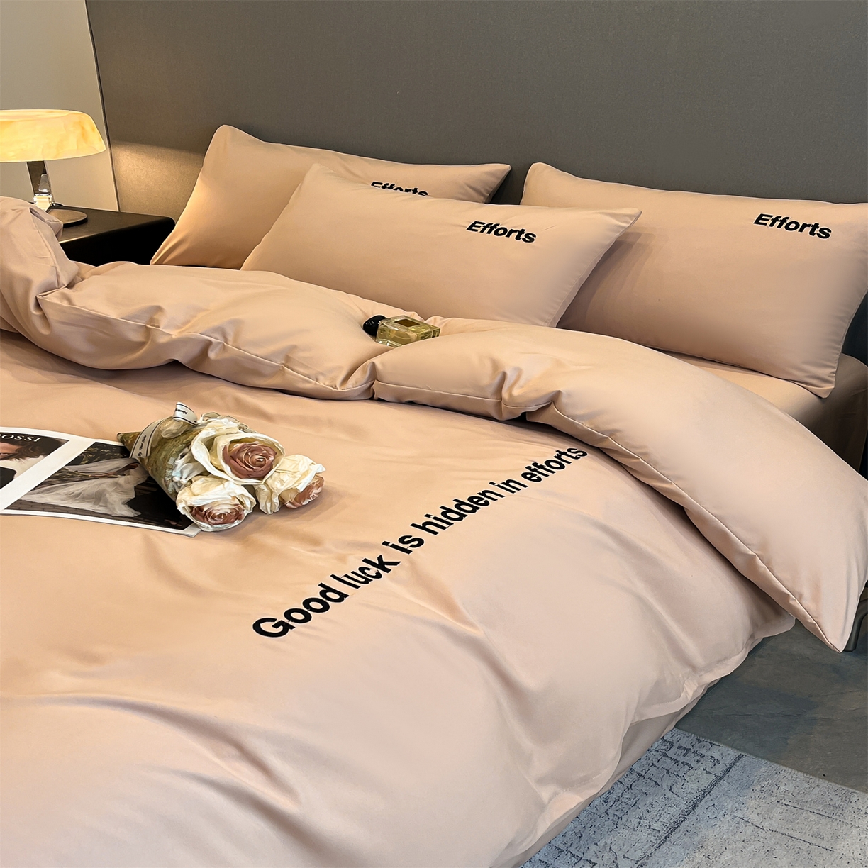 91家纺网 家纺一手货源 找家纺 经年 2026春夏新款亲肤棉加厚磨毛刺绣四件套-励志 励志-香槟